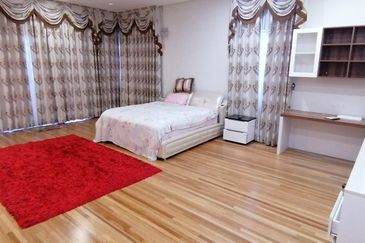 OUG/ Taman Yarl Corner Bungalow For Rent