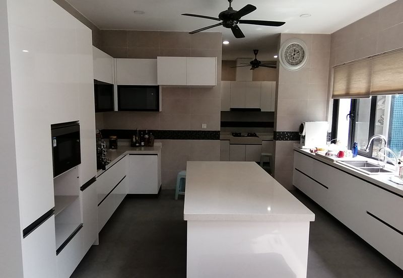 OUG/Taman Yarl Corner 3 Storey Bungalow For Sale