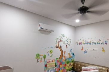 OUG/Taman Yarl Corner 3 Storey Bungalow For Sale