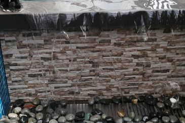 OUG/Taman Yarl Corner 3 Storey Bungalow For Sale