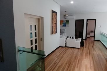 OUG/Taman Yarl Corner 3 Storey Bungalow For Sale