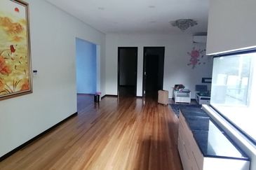 OUG/Taman Yarl Corner 3 Storey Bungalow For Sale