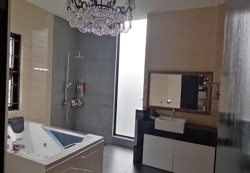 OUG/Taman Yarl Corner 3 Storey Bungalow For Sale