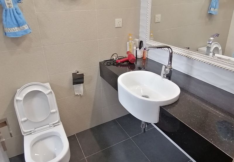 OUG/Taman Yarl Corner 3 Storey Bungalow For Sale