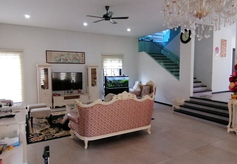 OUG/Taman Yarl Corner 3 Storey Bungalow For Sale