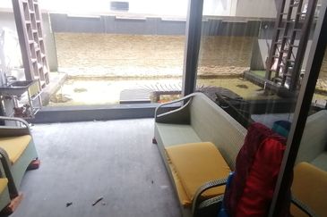 OUG/Taman Yarl 3 Storey Bungalow For Rent