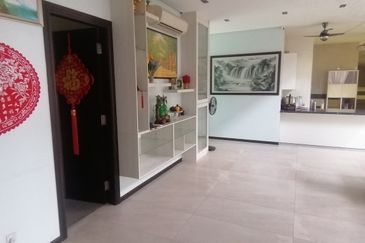 OUG/Taman Yarl 3 Storey Bungalow For Rent