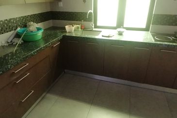 OUG/Taman Yarl 3 Storey Bungalow For Rent