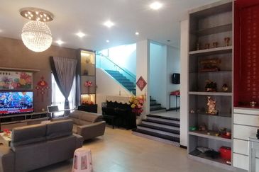 OUG/Taman Yarl 3 Storey Bungalow For Sale