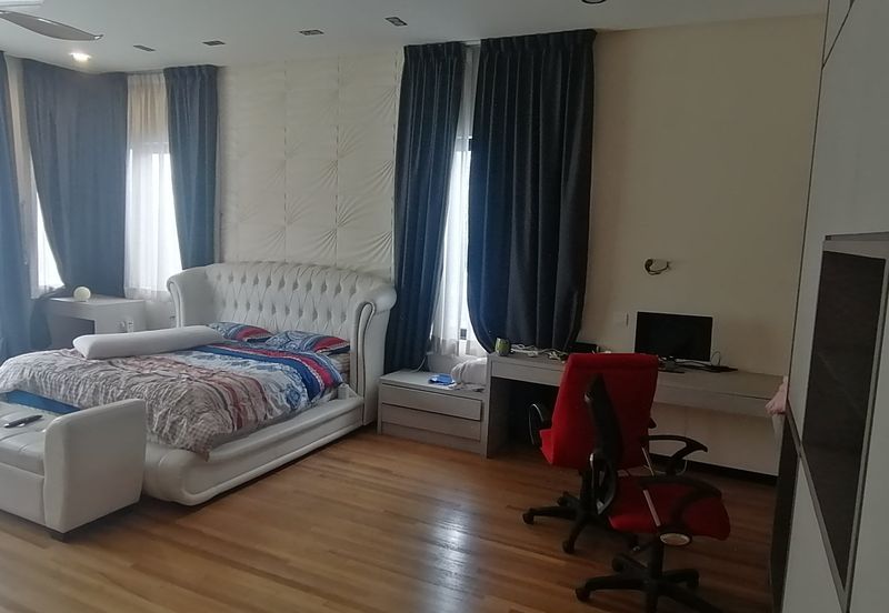 OUG/Taman Yarl 3 Storey Bungalow For Sale