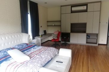 OUG/Taman Yarl 3 Storey Bungalow For Sale