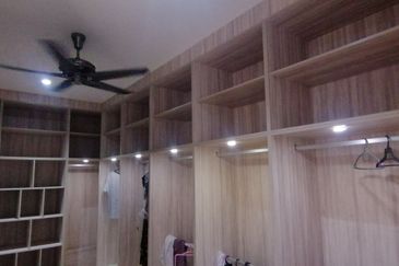 OUG/Taman Yarl 3 Storey Bungalow For Sale