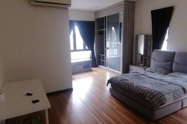 OUG/Taman Yarl 3 Storey Bungalow For Sale