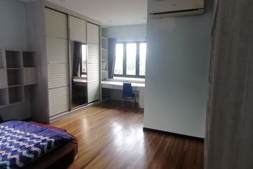 OUG/Taman Yarl 3 Storey Bungalow For Sale