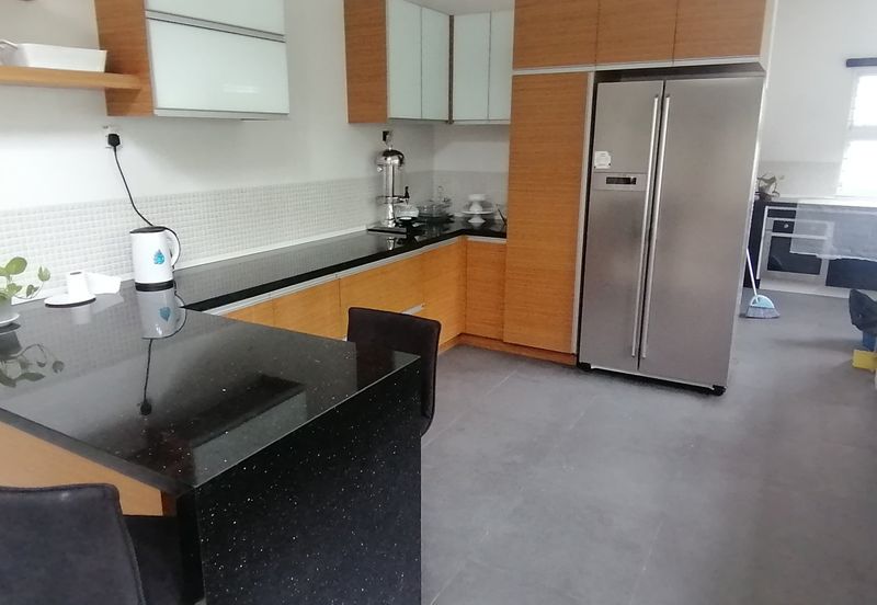 OUG/Taman Yarl 4 Storey Bungalow With Lift