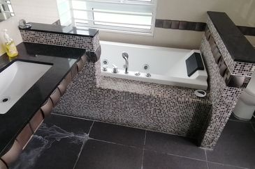 OUG/Taman Yarl 4 Storey Bungalow With Lift