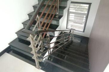 OUG/Taman Yarl 4 Storey Bungalow With Lift