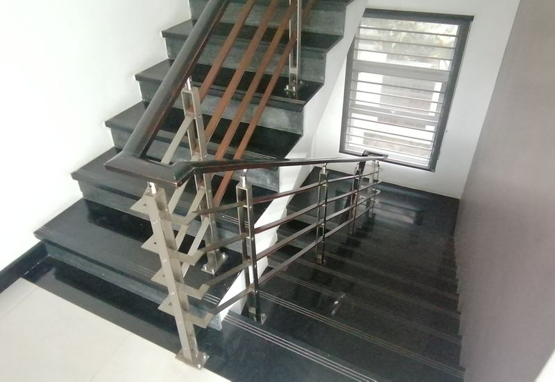 OUG/Taman Yarl 4 Storey Bungalow With Lift