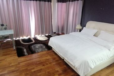 OUG/Taman Yarl Corner Bungalow For Rent
