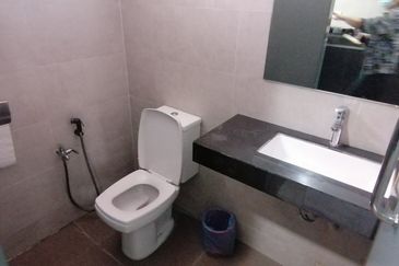 OUG/Taman Yarl Corner Bungalow For Rent