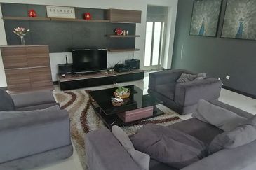 OUG/Taman Yarl Corner Bungalow For Rent