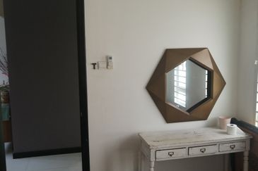 OUG/Taman Yarl Corner Bungalow For Rent