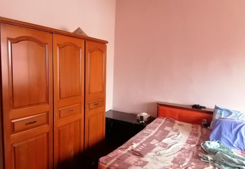 Oug 2 Storey Terrace Facing Empty Land for Rent