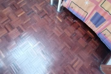 Oug 2 Storey Terrace Facing Empty Land for Rent