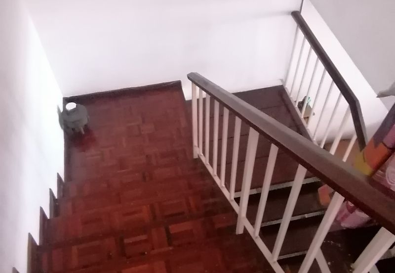 Oug 2 Storey Terrace Facing Empty Land for Rent