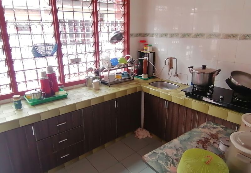 Oug 2 Storey Terrace Facing Empty Land for Rent