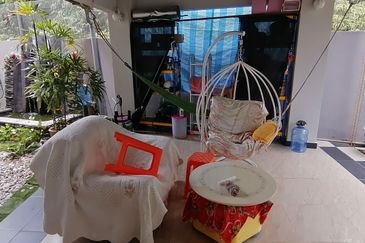 OUG/Puncak Jalil Gated 3 Storey Corner Semi D