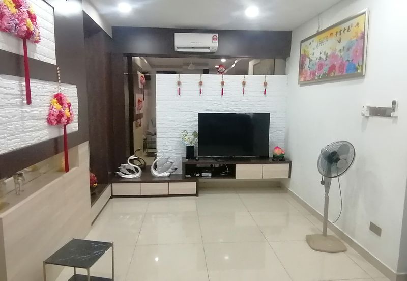 OUG/Puncak Jalil Gated 3 Storey Corner Semi D