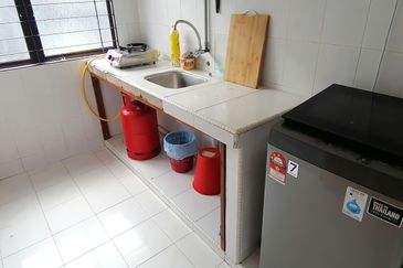 OUG Corner 2 Storey Terrace House For Rent