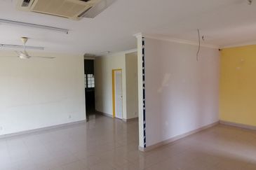 OUG/Sri Petaling Corner 2 Storey Semi D For Rent