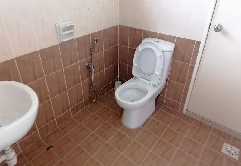 OUG/Sri Petaling Corner 2 Storey Semi D For Rent