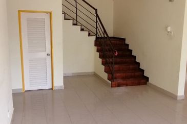 OUG/Sri Petaling Corner 2 Storey Semi D For Rent