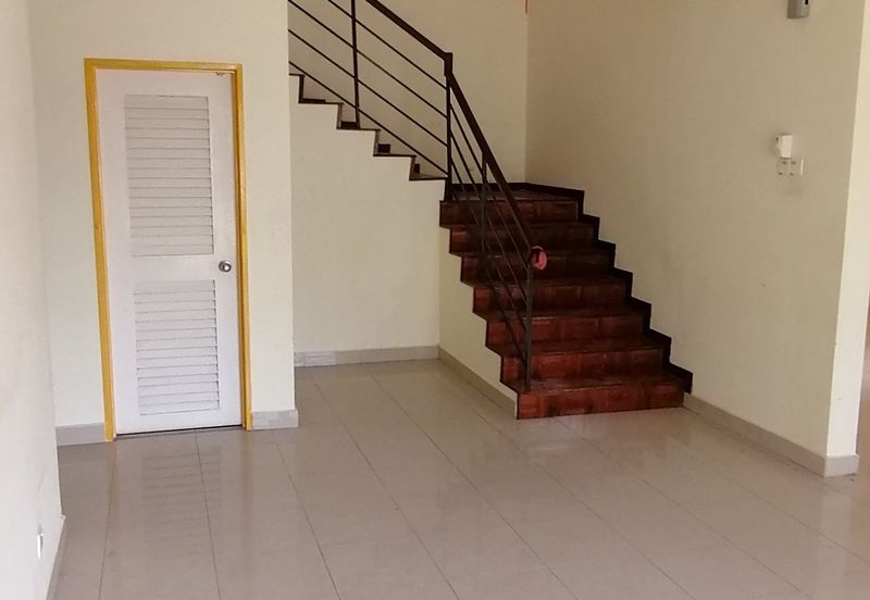 OUG/Sri Petaling Corner 2 Storey Semi D For Rent