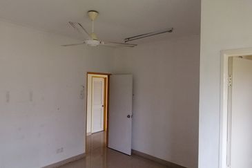 OUG/Sri Petaling Corner 2 Storey Semi D For Rent