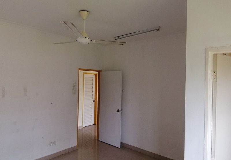 OUG/Sri Petaling Corner 2 Storey Semi D For Rent