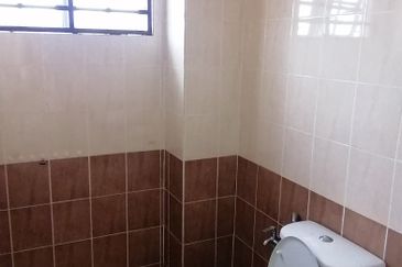 OUG/Sri Petaling Corner 2 Storey Semi D For Rent