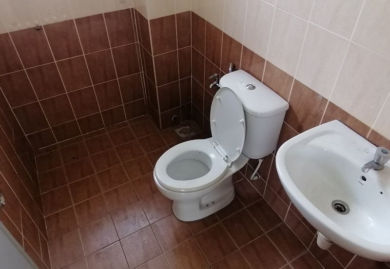 OUG/Sri Petaling Corner 2 Storey Semi D For Rent