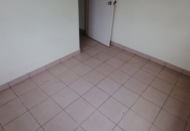 OUG/Sri Petaling Corner 2 Storey Semi D For Rent