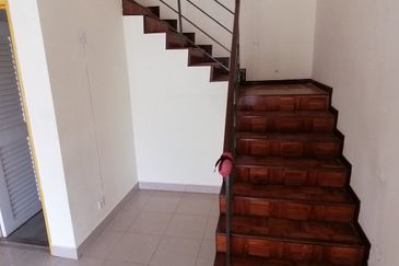 OUG/Sri Petaling Corner 2 Storey Semi D For Rent
