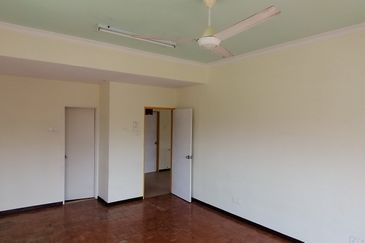 OUG/Sri Petaling Corner 2 Storey Semi D For Rent