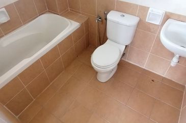 OUG/Sri Petaling Corner 2 Storey Semi D For Rent