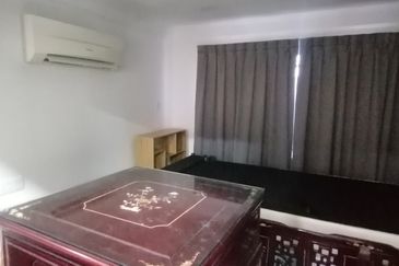 OUG/Happy Garden 1 Storey Semi D For Sale