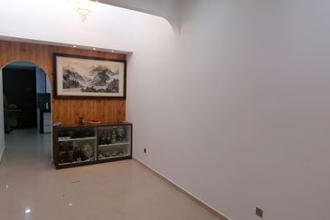 OUG/Happy Garden 1 Storey Semi D For Sale