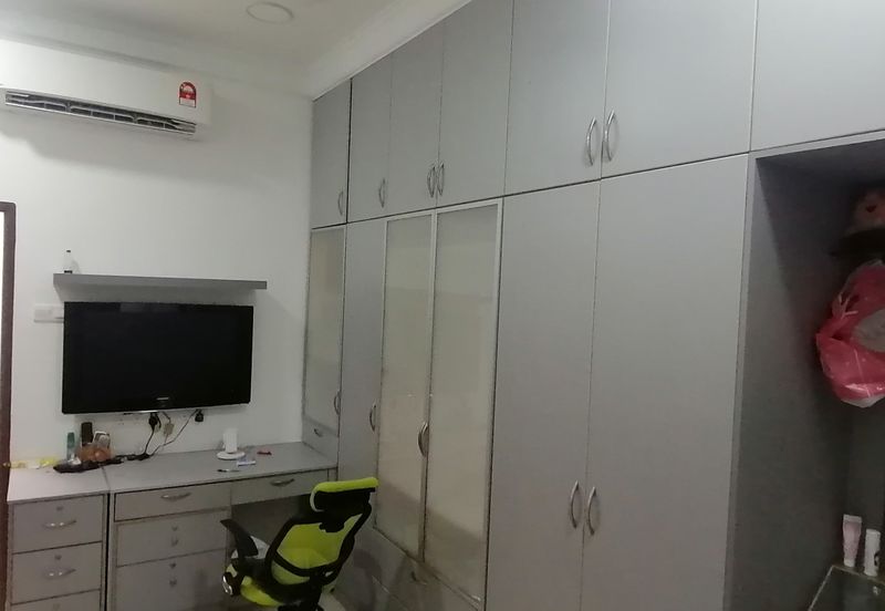 OUG/Happy Garden 1 Storey Semi D For Sale