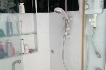 OUG/Happy Garden 1 Storey Semi D For Sale