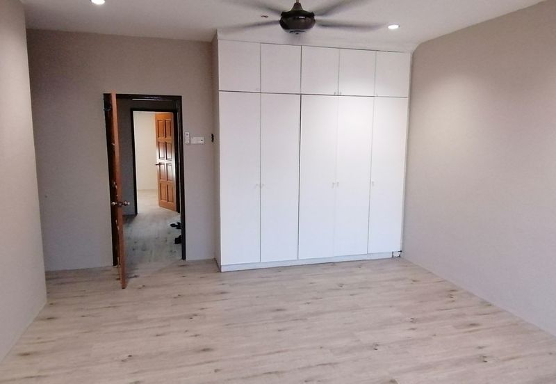 OUG Renovated 2 Storey Terrace For Rent